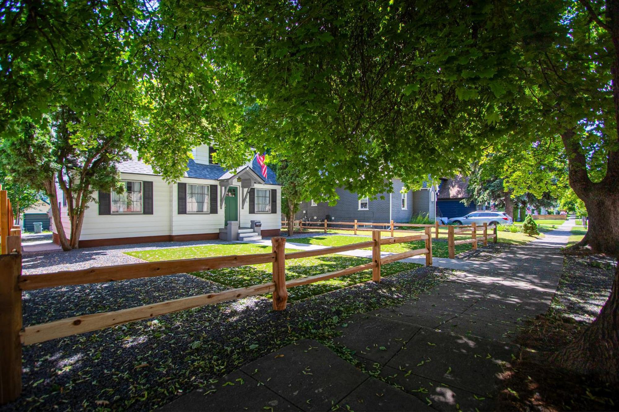 Lake City Charmer Coeur d'Alene Exterior photo